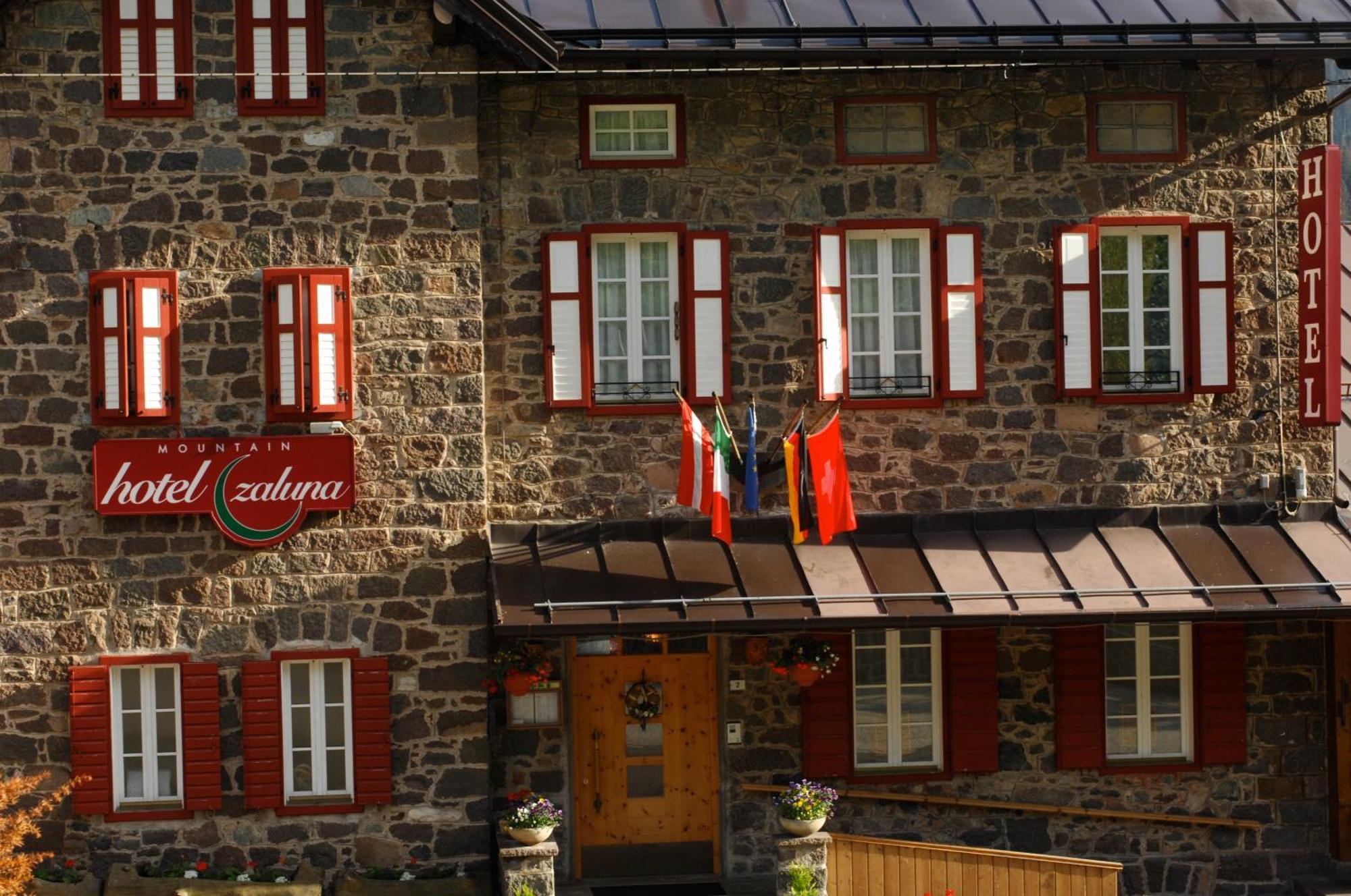 Small&Lovely Hotel Zaluna Predazzo Esterno foto