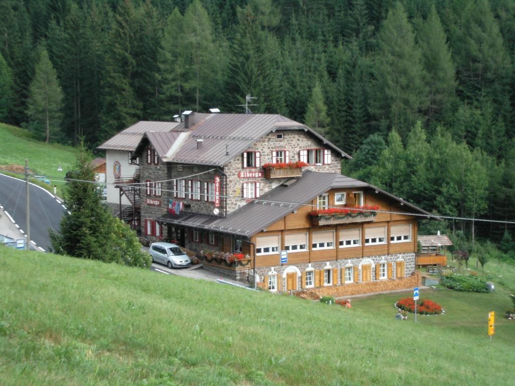 Small&Lovely Hotel Zaluna Predazzo Esterno foto
